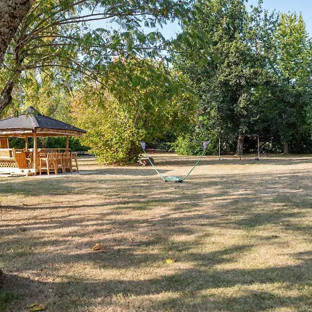 Villa Superb With Private Garden In V Lines