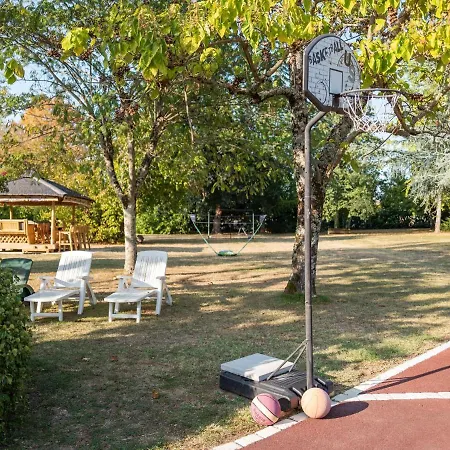 Villa Superb With Private Garden In V Lines Velines